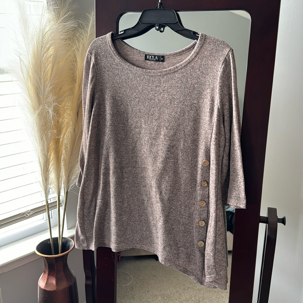 Tunic Style Top with Button Detail (M)